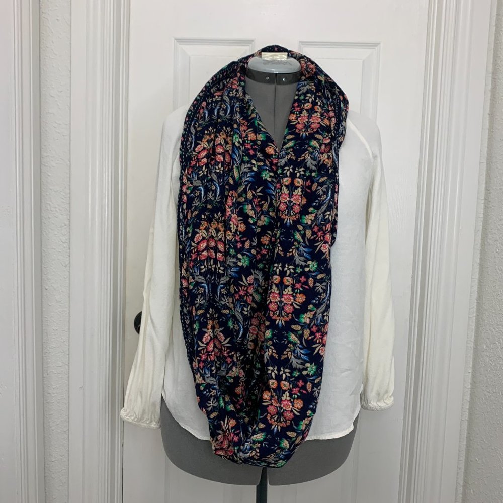 Scarves Loft and Ann Taylor and a No Brand Set of Two